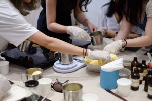 QUY TÌNH SẢN XUẤT NẾN THƠM 